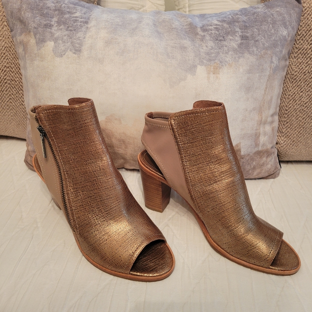 Donald J Pliner Kaden bootie - Picture 2 of 11